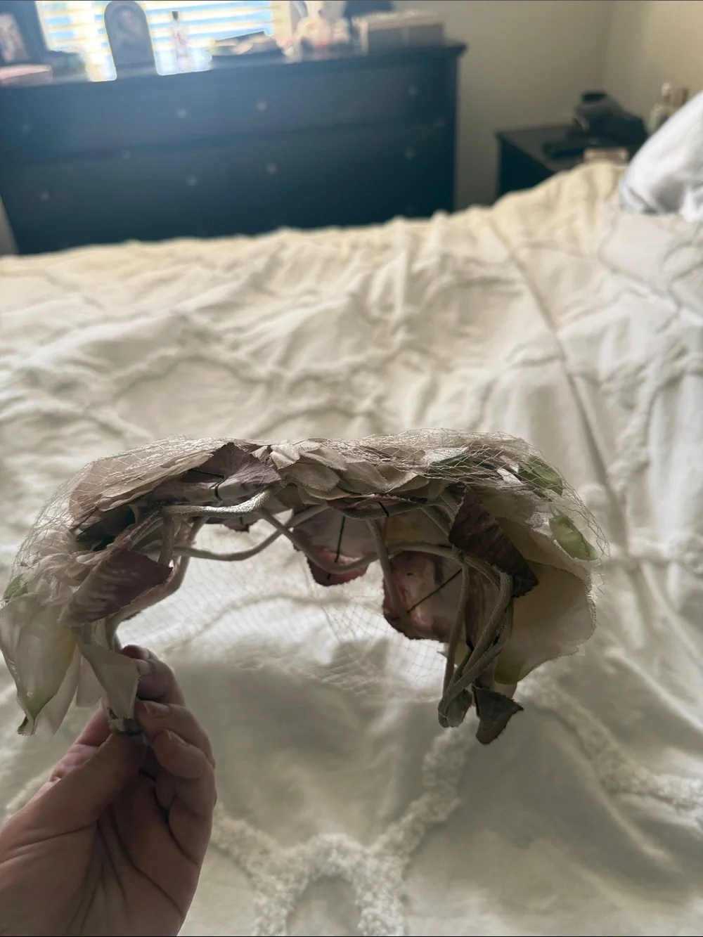Vintage-Inspired Floral Veil Hair Clip - Cream & Blush